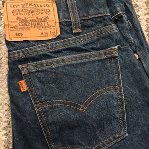 Orange tag Levi’s!